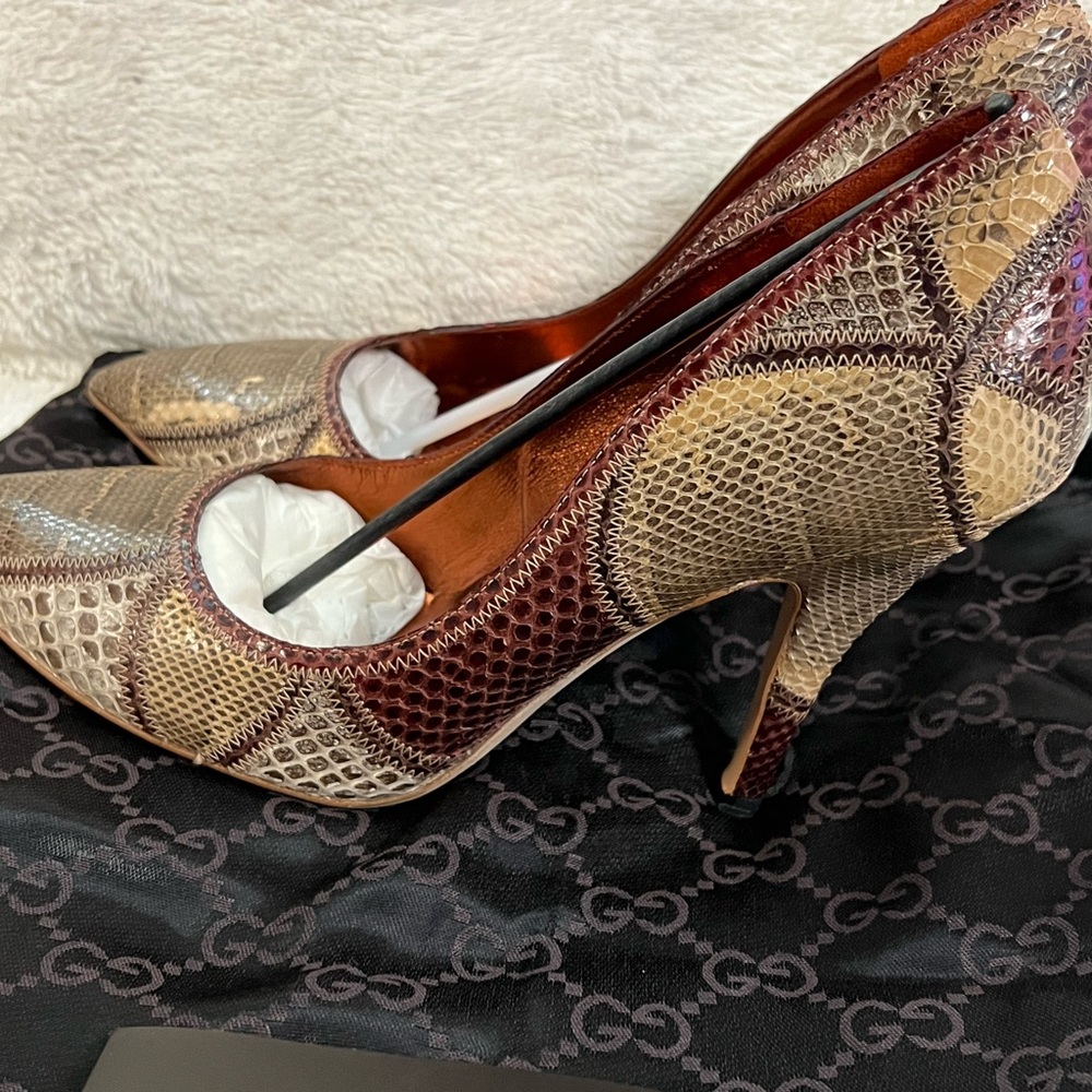 GUCCI Python Printed Pumps 💗 - Picture 4 of 12